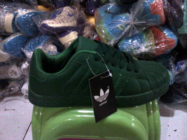 AlluNeedStore's tweet photo. ADIDAS SUPERCOLOR
HARGA 270
SIZE 37-40
INCLUDE BOX
WA: 085722688310
PIN: 5BE353EB
Line: @ZAY9767Y https://t.co/GDEc9pmsgr