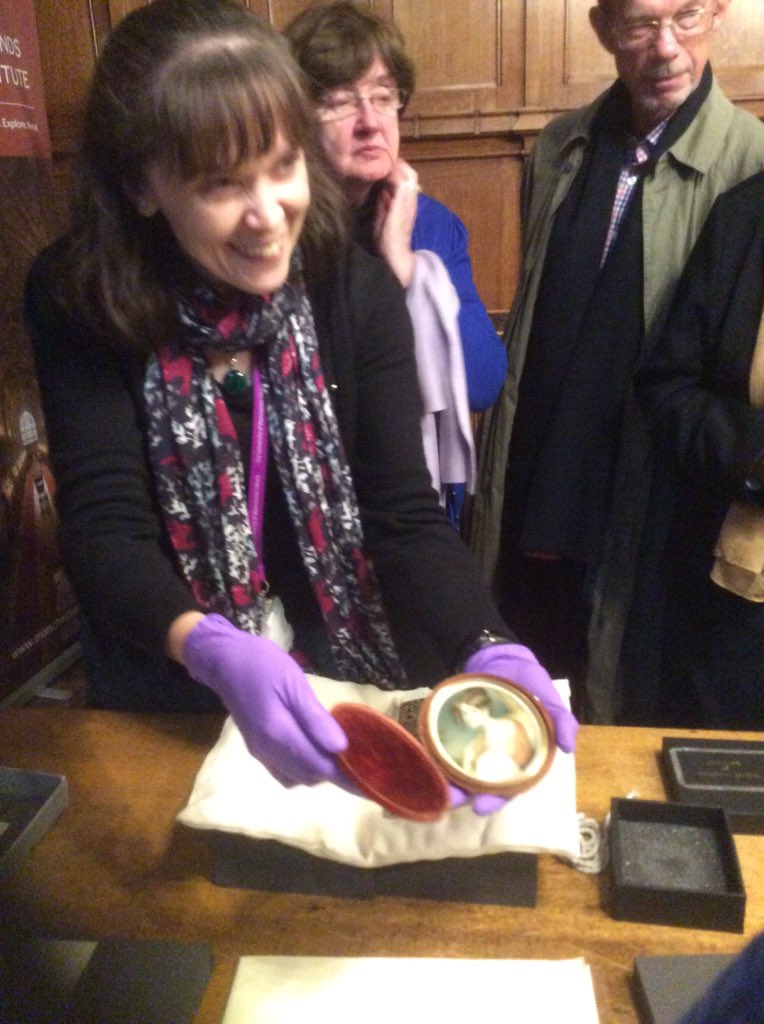 Embedded image permalink