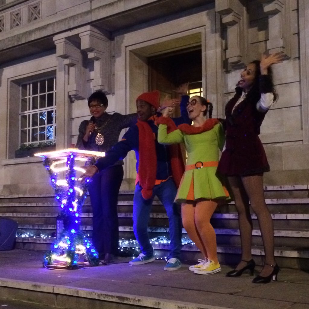 hackneycouncil's tweet photo. Hackney Speaker and @HackneyEmpire panto characters switch-on the lights! https://t.co/k1fhkKnTzk