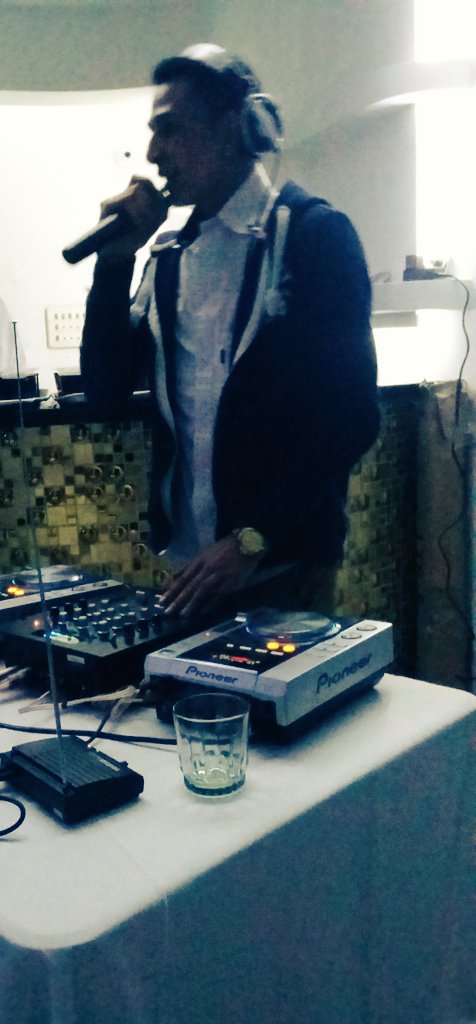 DjBrayanMahecha's tweet photo. #fullrumba @Duviitan #duffmusic sigo practicando aprendiendo y puliendo mi voz... #envivo #pioneer200cdj https://t.co/lKiqfA5i4z
