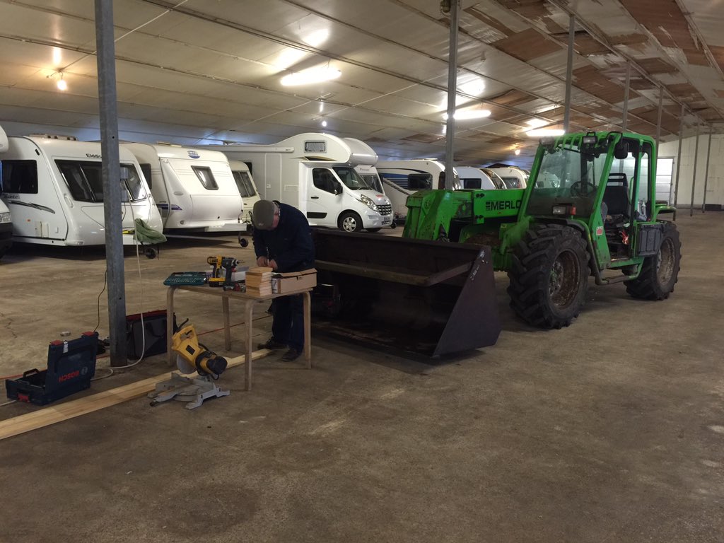 devizes_storage's tweet image. New fire/smoke alarms fitted in storage units, autodialling phones/homes with the security systems. #caravanstorage