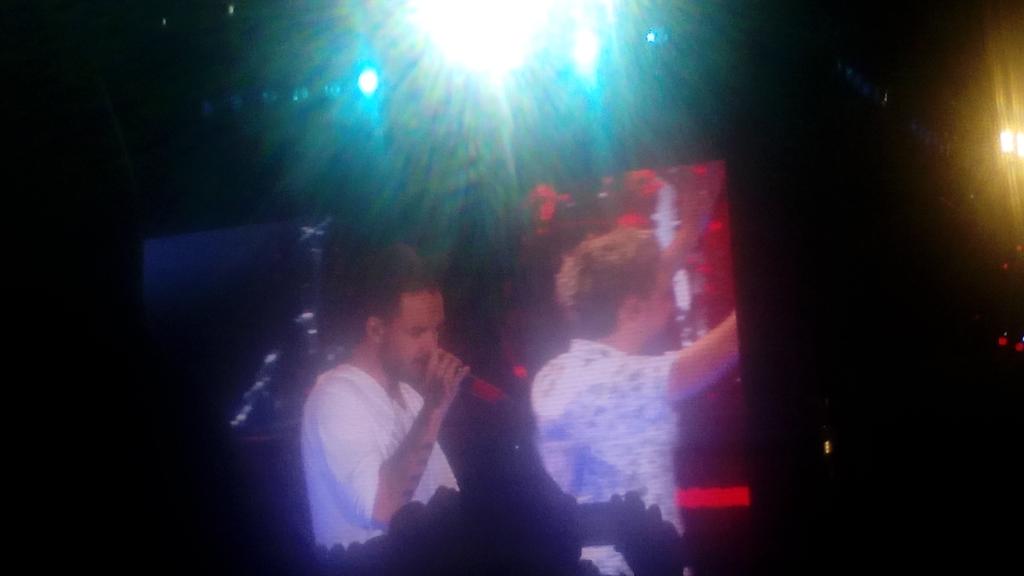 cinthyagabr's tweet photo. @1DAyudaTelehit @Real_Liam_Payne y @NiallOfficial estuve en zona gral y hubo muchos empujones pero fue de lo mejor https://t.co/P4Ok6DU8vK