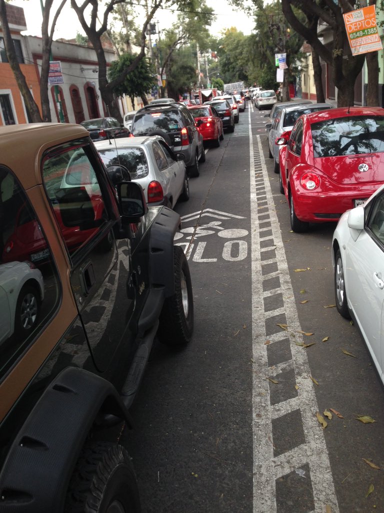carballal_cano's tweet image. Urge #ciclovía CONFINADA en calle Minería #Escandón autos diario invaden @delegacionMH @MHestuCasa @Ssp_transitodf