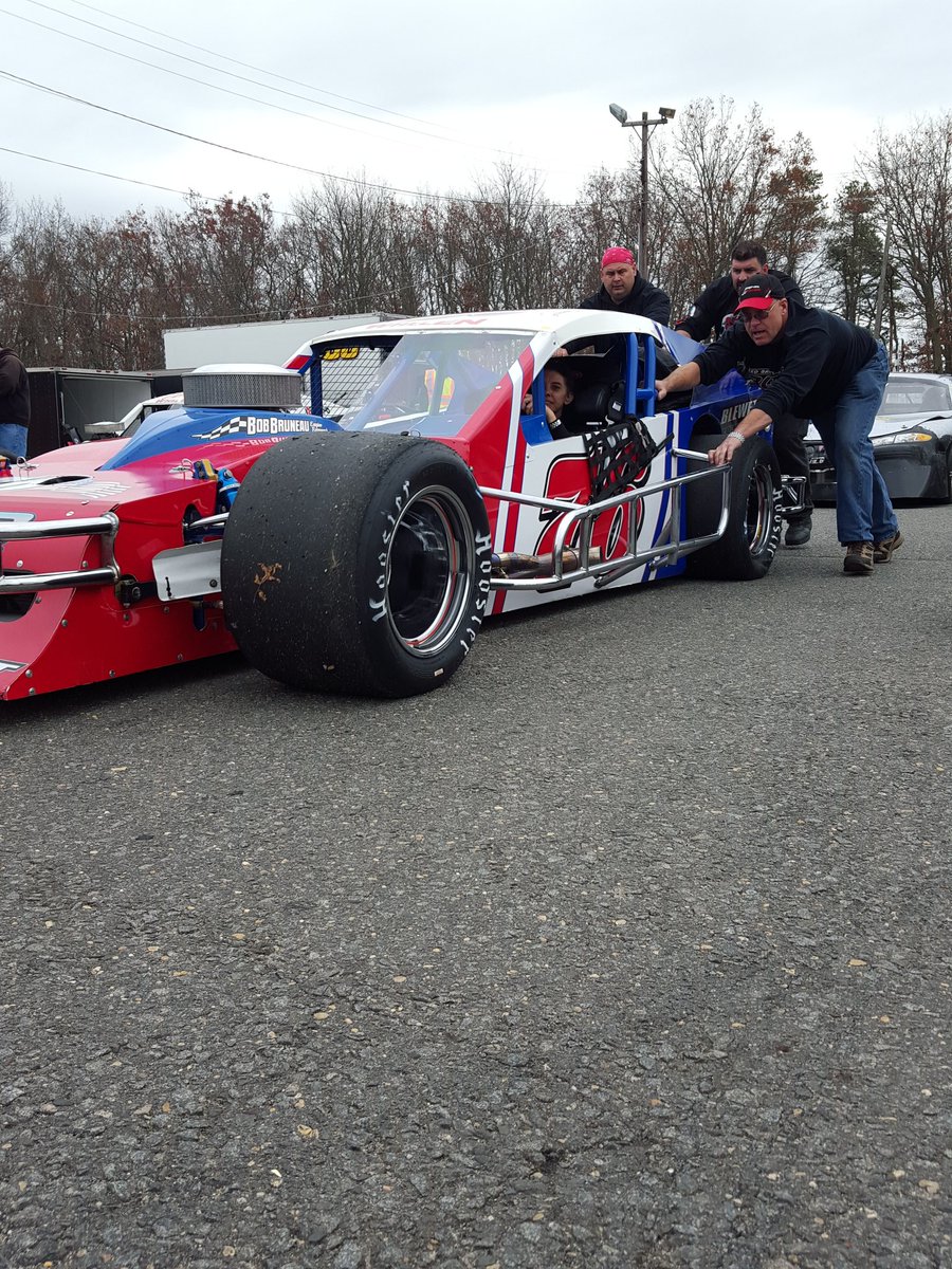 racegas17's tweet photo. Today continues a tradition @WallStadium for the 42nd Turkey Derby @KellyRacingFuel @SunocoRacing #KRF https://t.co/UPzFkXmk9A