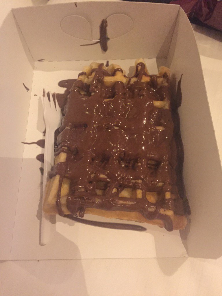 tracyjanet881's tweet photo. #belgianwaffle #nutelle #Amsterdam https://t.co/gOhSb7DUs5