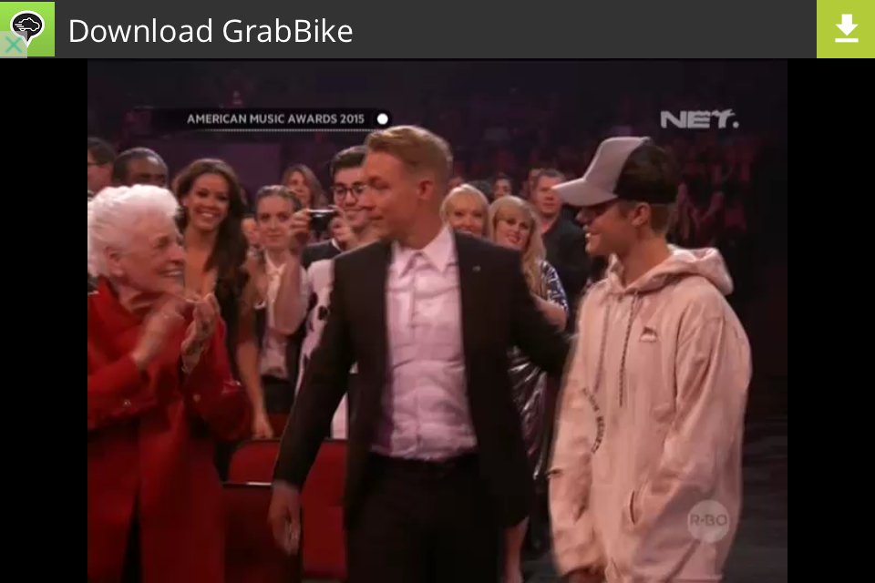 Capriadini's tweet image. @justinbieber Yesss BIEBER on @netmediatama 🔥🔥🔥🔥 #AMAsOnNETtv #AMAs2015OnNet