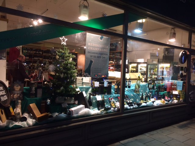 SWofTwickenham's tweet photo. It's beginning to feel a lot like Christmas! #ItsNotEvenDecemberYet https://t.co/skZpPlGtRo