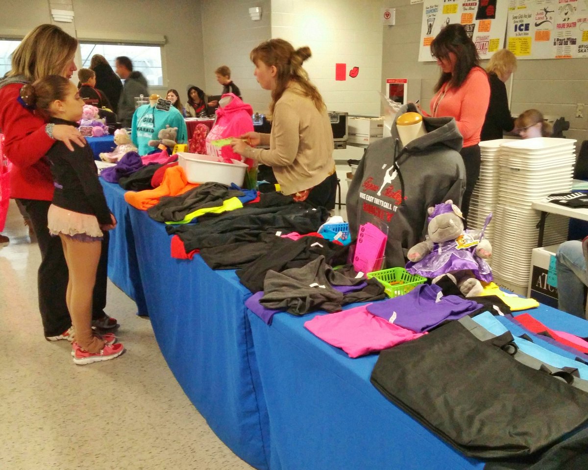 GeorginaSkating's tweet image. Don't forget our great KIS vendors are upstairs. @DAstiPhoto @The_FSB #JBVideo &amp;amp; #muvwear