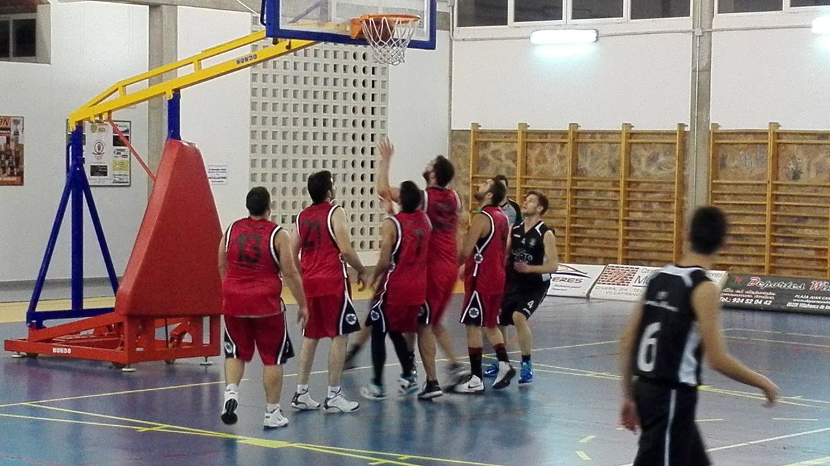 juanfranradio's tweet photo. #Baloncesto (final) 
@CBVillafranca: 61
@cbfregenal: 25
1a parte: 22-16
3/4: 17-4 (39-20)
4/4: 22-5
Doello MVP https://t.co/x1dO4c1ldb