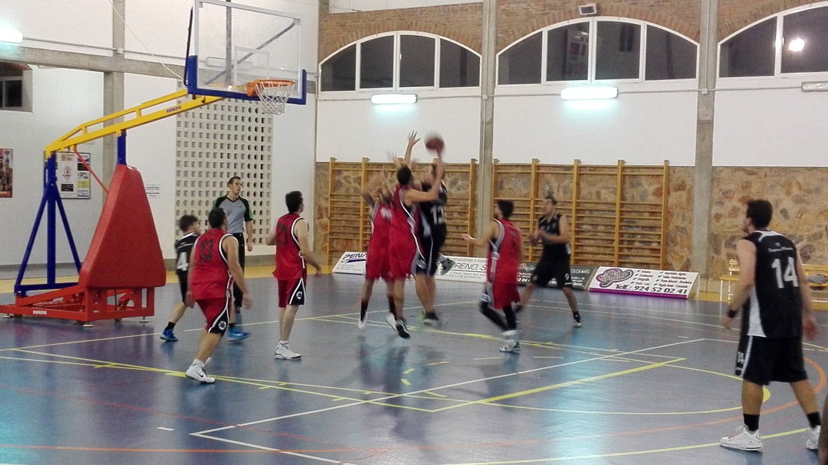 juanfranradio's tweet photo. #Baloncesto (final) 
@CBVillafranca: 61
@cbfregenal: 25
1a parte: 22-16
3/4: 17-4 (39-20)
4/4: 22-5
Doello MVP https://t.co/x1dO4c1ldb