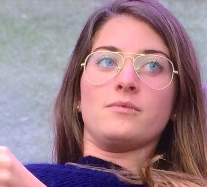 danybbcc's tweet photo. Sus lentes son lo mejor🤓🎀💗 #BBClyde #YoConDanielle https://t.co/ids6ZtBPjL