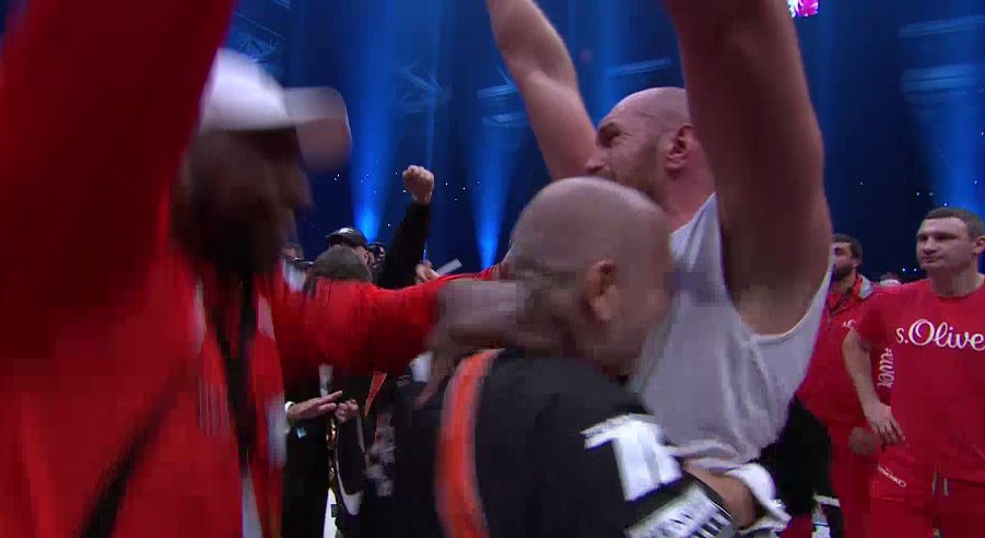 MakeTheWeight's tweet photo. #AndTheNew #KlitschskoFury #Boxing #FightNight #Champion #UnderDog #Fury https://t.co/gZBu6CXuZJ