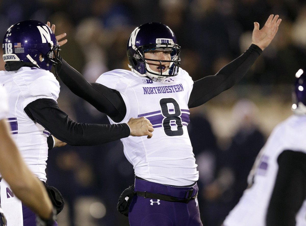 SPORTalkNU's tweet photo. and the kick is good!
#NUvsILL
#B1GCats https://t.co/aW3Ptv3YOK