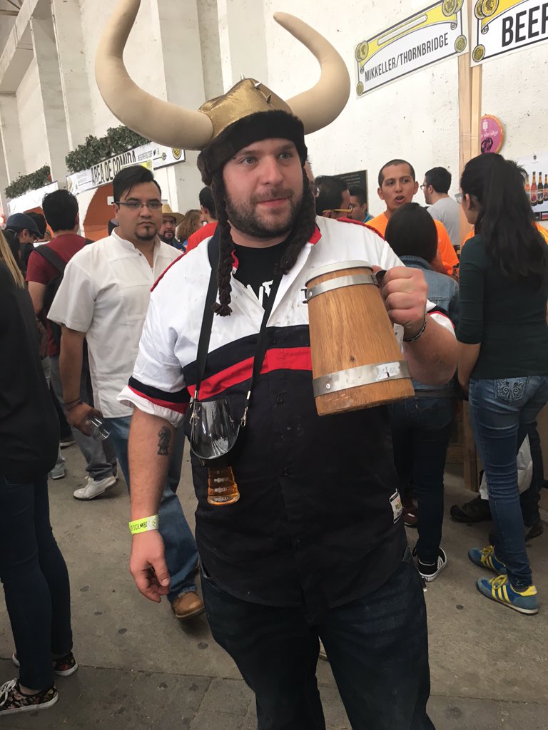 BeerFestDF's tweet photo. Y así el ambiente en la tercera edición del #BeerFestDF 🤘🏻🍻 https://t.co/SwF0JE0tjO