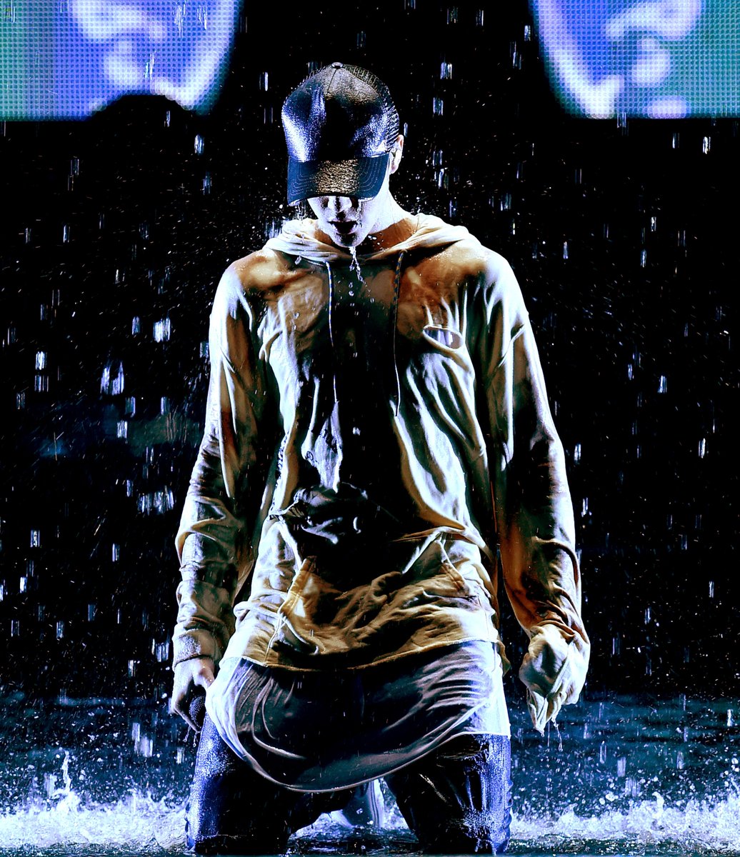 Dear <a href="/justinbieber/">Justin Bieber</a>,

We're proud of you. 

xo, #AMAs, Beliebers &amp; basically everyone else.

bit.ly/1MNvlMh