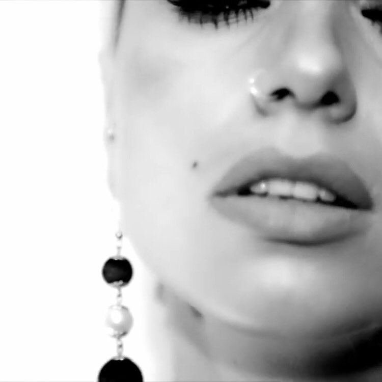 jjroxmusic's tweet photo. E A R B L I N G 

#musicvid #videomaking #filming #London #visual #art #creative #creativefilming #finalcutpro https://t.co/LlSm1anhHe