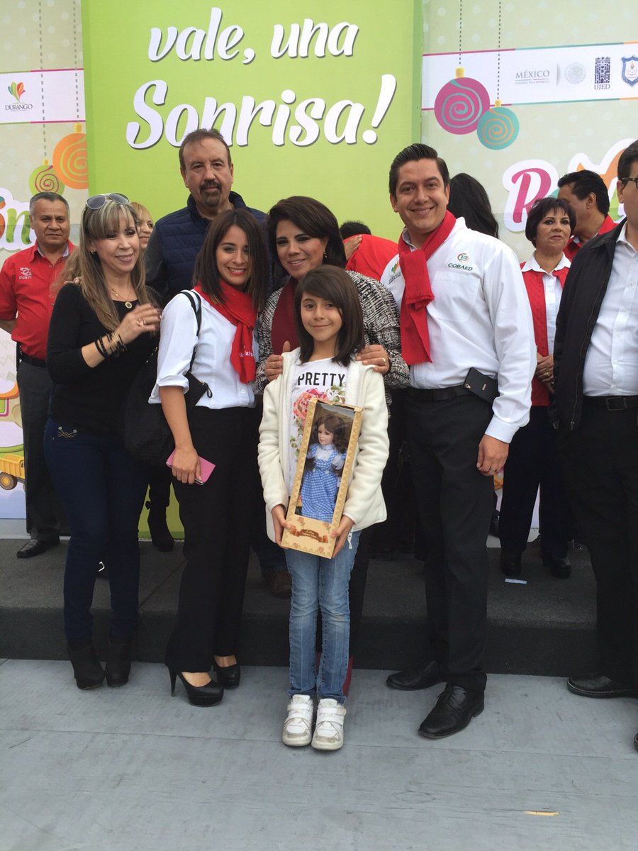 Francelia1984's tweet photo. 6000 juguetes en la capital q entrega COBAED a radiomaratón. Un placer apoyar. @COBAEDoficial @gobdgo @chuycabrales https://t.co/WpqNb9VWdG