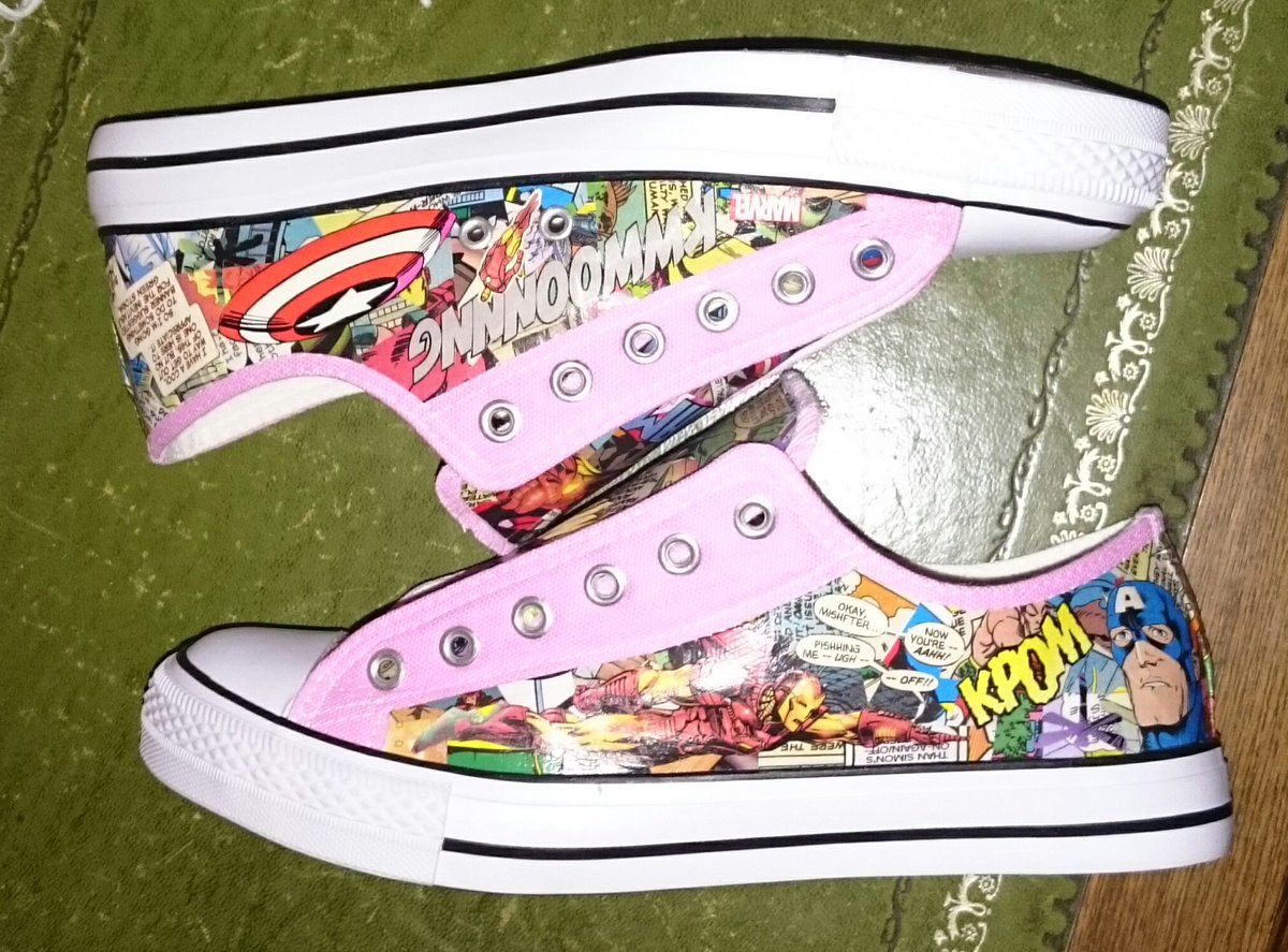 PegstarDesigns's tweet photo. Busy Saturday. More of the same tomorrow... #NoRestForTheWicked #CustomShoes #Avengers #Christmas #LoadsOfHashtags https://t.co/cNZ6CPnurH