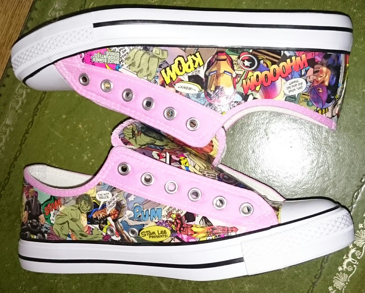 PegstarDesigns's tweet photo. Busy Saturday. More of the same tomorrow... #NoRestForTheWicked #CustomShoes #Avengers #Christmas #LoadsOfHashtags https://t.co/cNZ6CPnurH