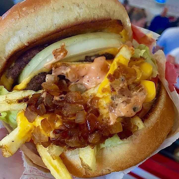 foodbeast's tweet image. In-N-Out #monkeystyle! || #foodbeast 📷 @bjpfood ift.tt/1NULIGQ