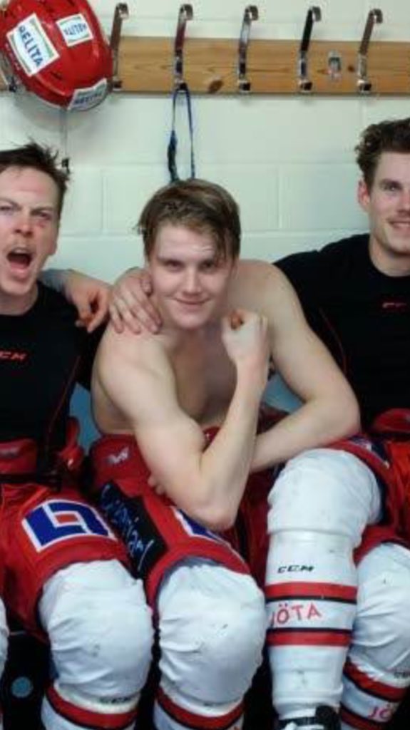 EmilRipstrand's tweet photo. Har alltid sagt att @SHaartmann har dom@bästa bicepsen! https://t.co/4k784QvD9E
