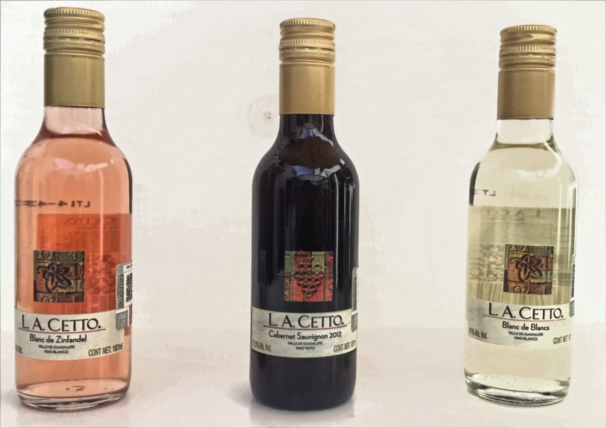 Un buen sábado con 2 pizzas grandes y una botella de vino gratis. Marca al 59901497 o visita 480grados.com