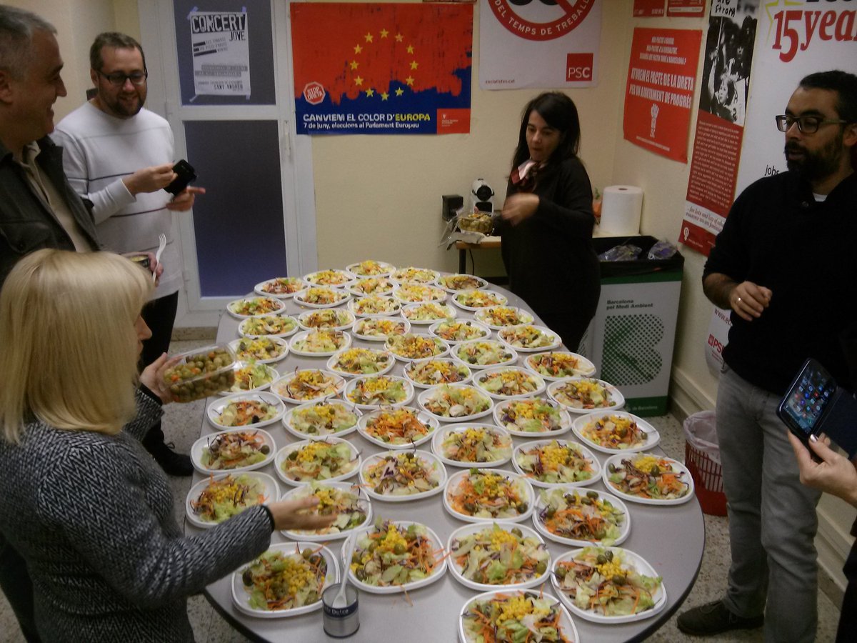 enricfv's tweet photo. Hem passat un bon dia de #fmStAndreu al @pscsantandreu. Bona feina @jvangulo @JaquiGaspar @Ivan_Marza @TORRENTSJUAN https://t.co/HbNh1aHqg5