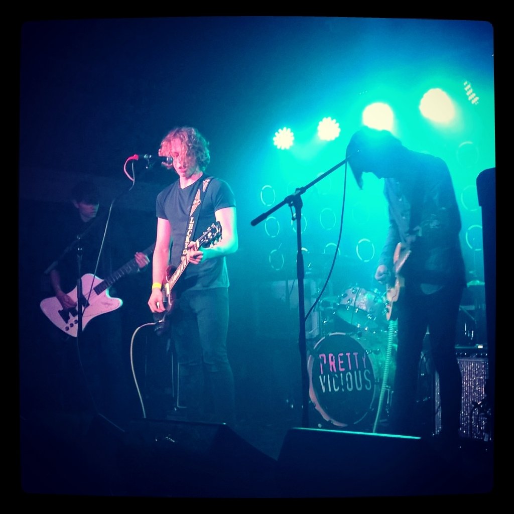 andyoyo1's tweet photo. Now @giveitsomewelly @Wayward_Suns next @Fronteersband @prettyviciousuk #Ax https://t.co/fvddgA10jm