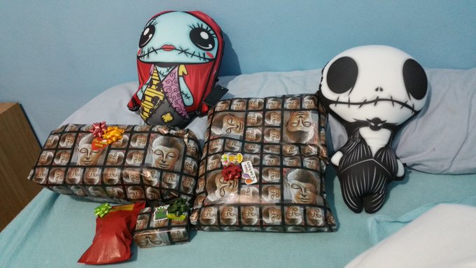 Llegar a casa de trabajar y que te reciban as&iacute; #happybirthday #present @_Lilyan_ https://t.co/6AHits<a href="/tag/happybirthday"class="tags"><span>#happybirthday</span></a><a href="/tag/present"class="tags"><span>#present</span></a>