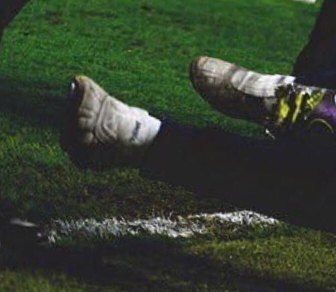 ARE THEY LONSDALE SLIP ONS? 

😂