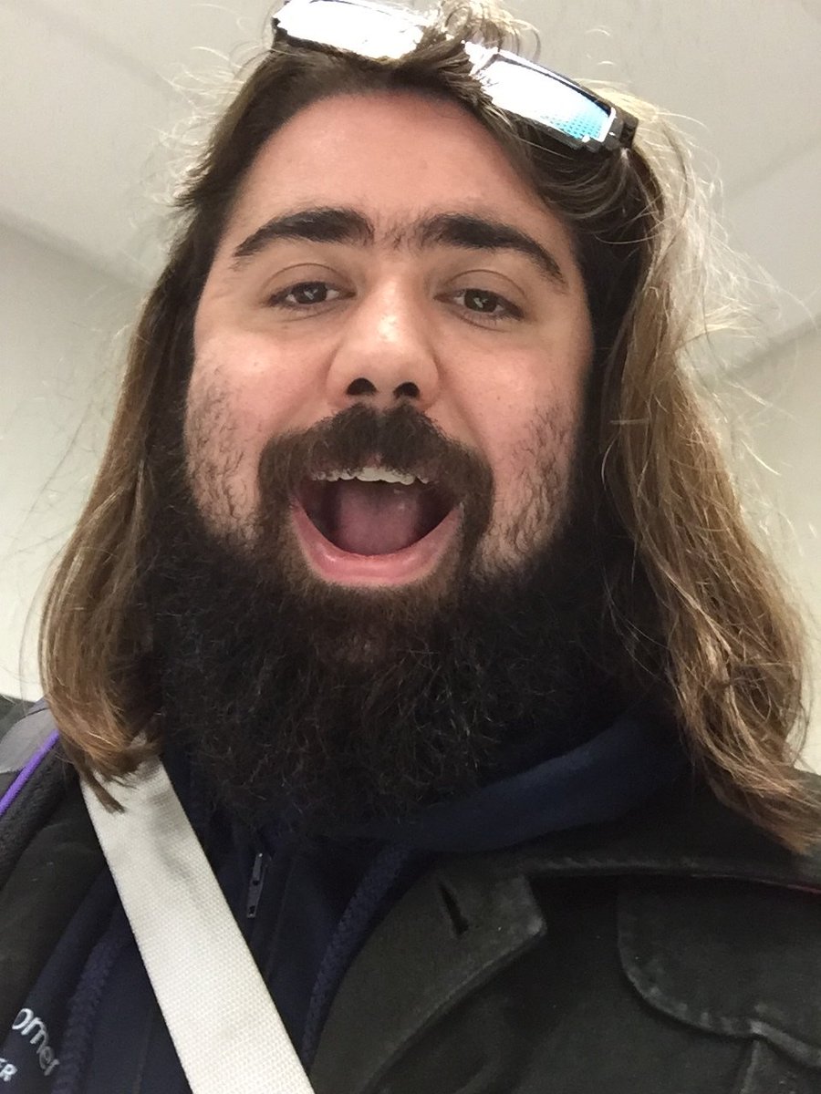 MakerTour's tweet photo. Le pouvoir du sourire ! Un superbe article @Medium de @LilyGros. Say cheese everybody :D  https://t.co/D5LWZaJGnB https://t.co/69qmW9Eo4S