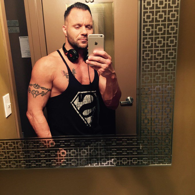 Got to Cleveland @FLEXSpasCLE is amazing. Workout b4 photos. Join me 2nite. #livesexshow https://t.c