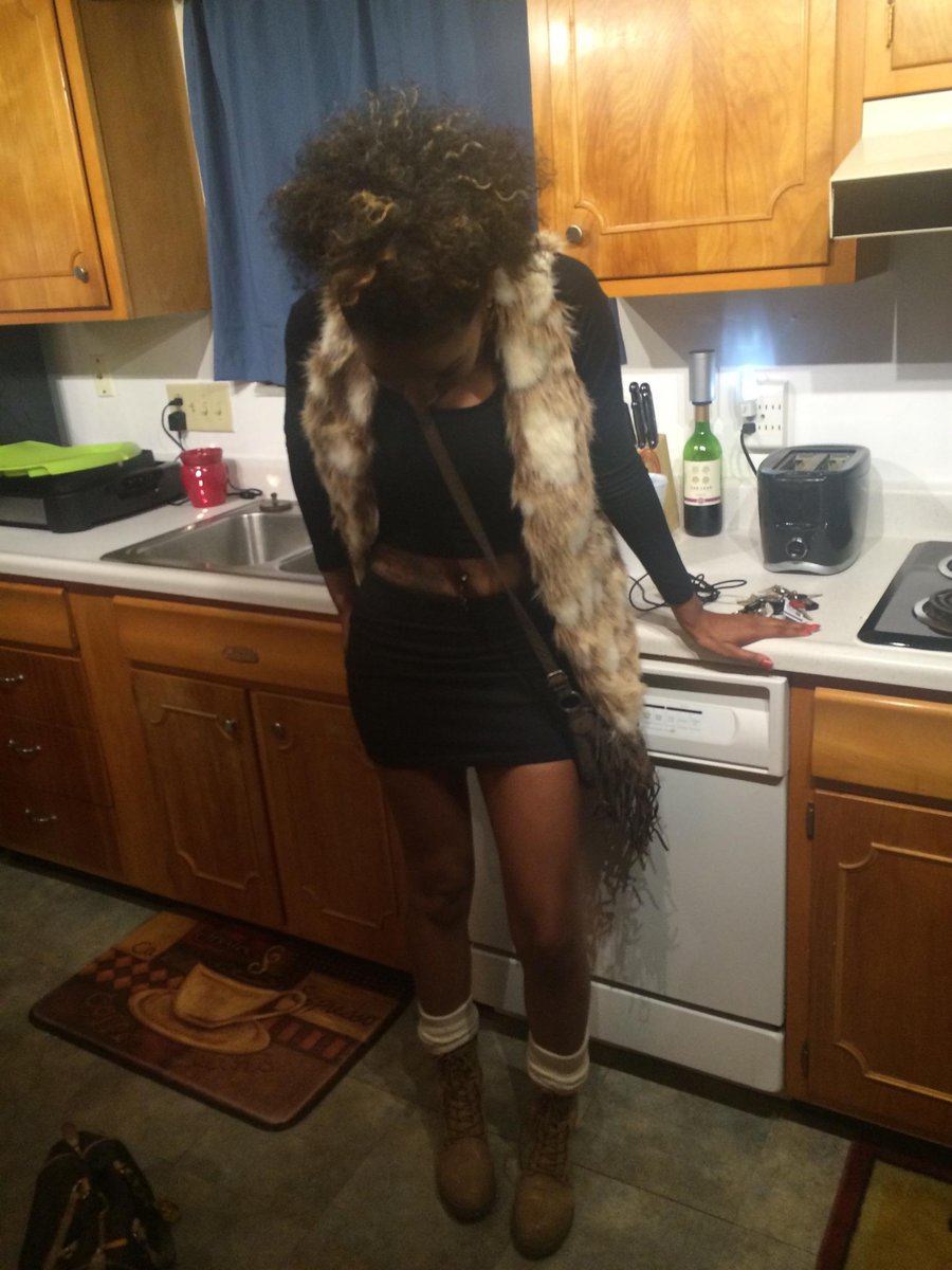 smh_laya's tweet photo. I don't know why I look fried because I wasn't 🌚😂 https://t.co/K9JjJGxT9d