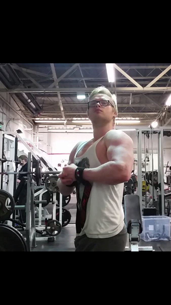 JohnGaile's tweet photo. Those be bulking arms right there 💪 #biceps #fitness #fitfam #flex #trainhard #getbig #bulk #personaltrainer #abs https://t.co/YaMbFXEwtW