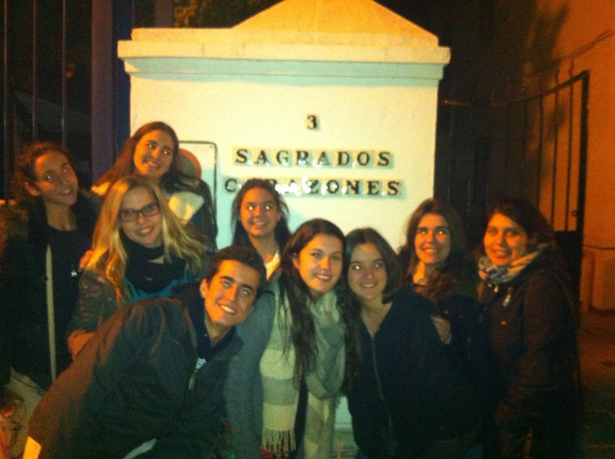 Parrosanmarcos's tweet photo. Jóvenes 4 y 5 de @Parrosanmarcos en la casa de Conde de Galvez #sscc  @pjvsscc #Confirmaciones2015 https://t.co/96cMZfAtyO