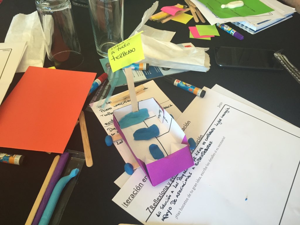 javrusso's tweet photo. Prototipando  en Valdivia cc @rebolledo232 @Nube_Cowork https://t.co/SMq39RIDKy