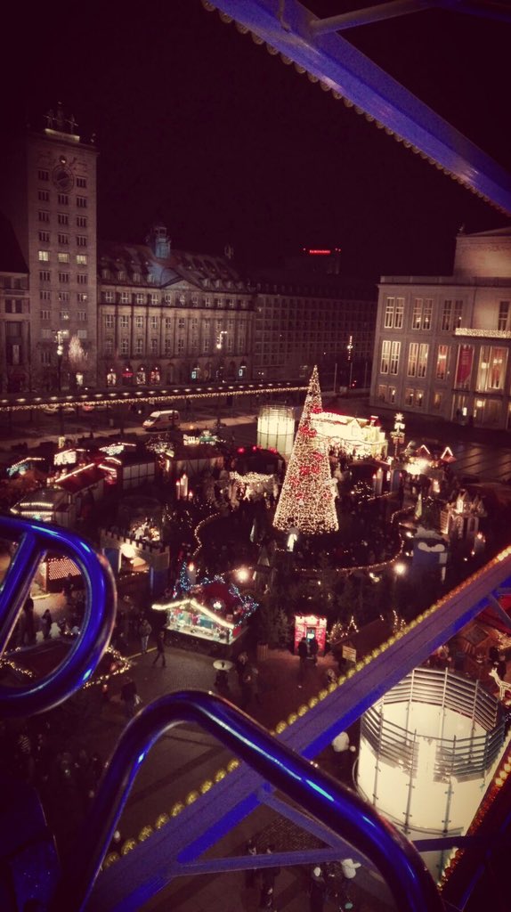 __Laurinchen__'s tweet photo. #ChristmasMarket #Leipzig today was awesome ❤️ https://t.co/siiRZ7ew5j