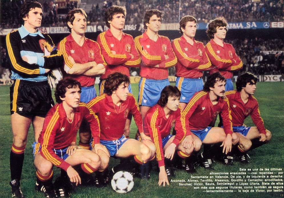 ColeccionTV's tweet photo. En 1982 el Mundial lo jugamos en casa. Recordamos aquel futbolístico año y toda su tele. https://t.co/NjriNQr3W0 https://t.co/n2amkwCuUc