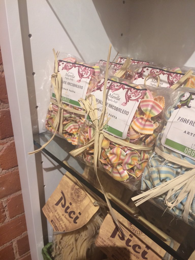 nickeloliviaa's tweet photo. I never knew pasta could be so beautiful #fustinis https://t.co/vf1Srx7GJh