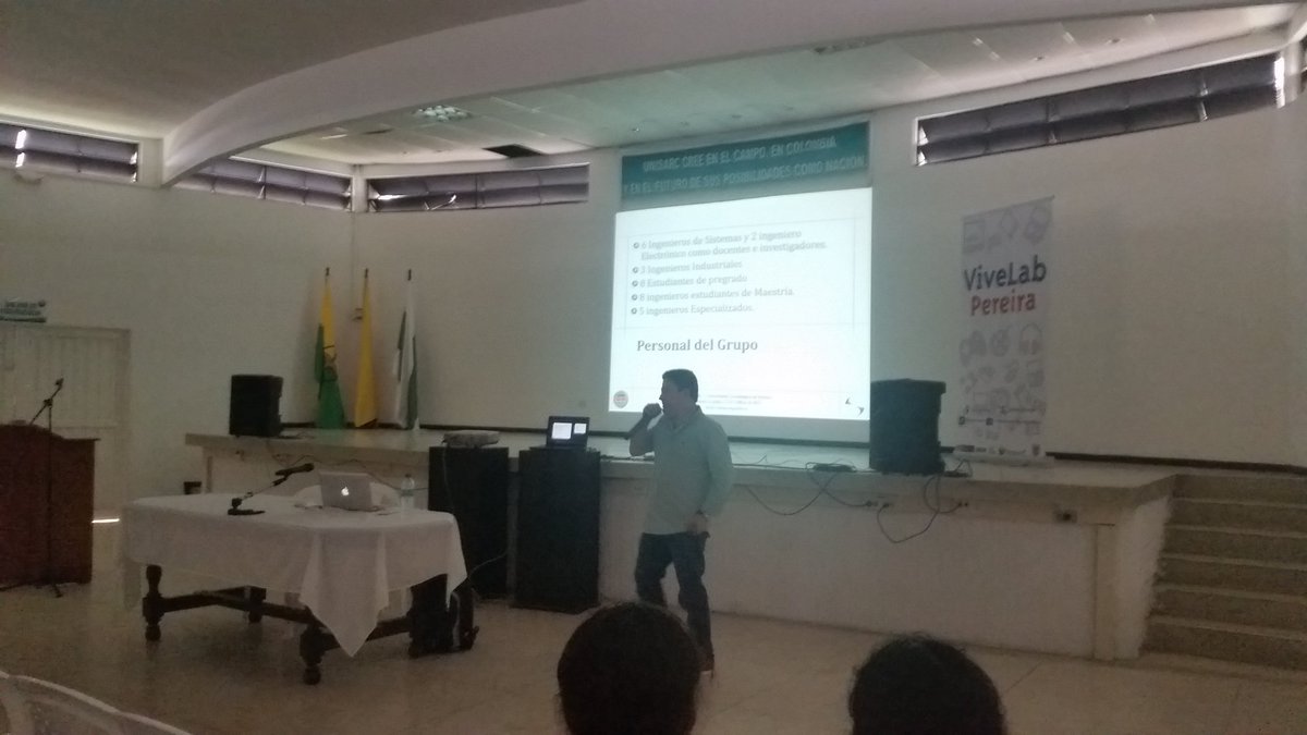 ViveLabPereira's tweet photo. Terminamos con "telecomunicaciones en ciudades inteligentes" con Juan David Hincapié. Gracias @Alcaldiapereira https://t.co/HaWgHs1Lrd