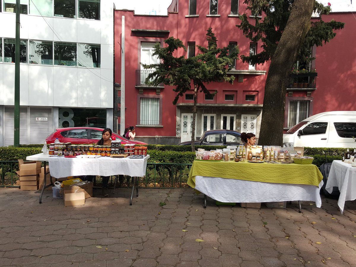 CorredorCRC's tweet photo. No te pierdas las propuestas que @romitamiamor tiene esta edición, entre ellas un bazar artesanal.
#CCRCambiental. https://t.co/gxbBpNeG5g