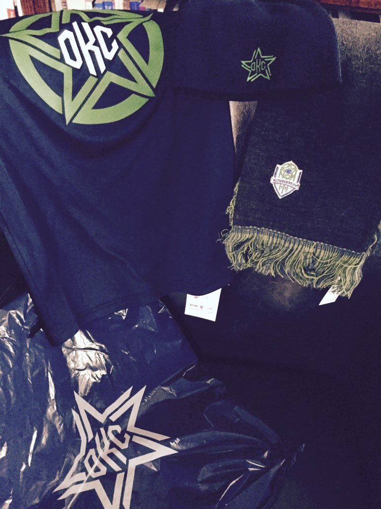 jdunnington's tweet photo. Grabbed some Christmas gifts for the kids @EnergyFC store. Get yours today #shopsmallok #SmallBizSaturday https://t.co/bdu3Xi9AlE