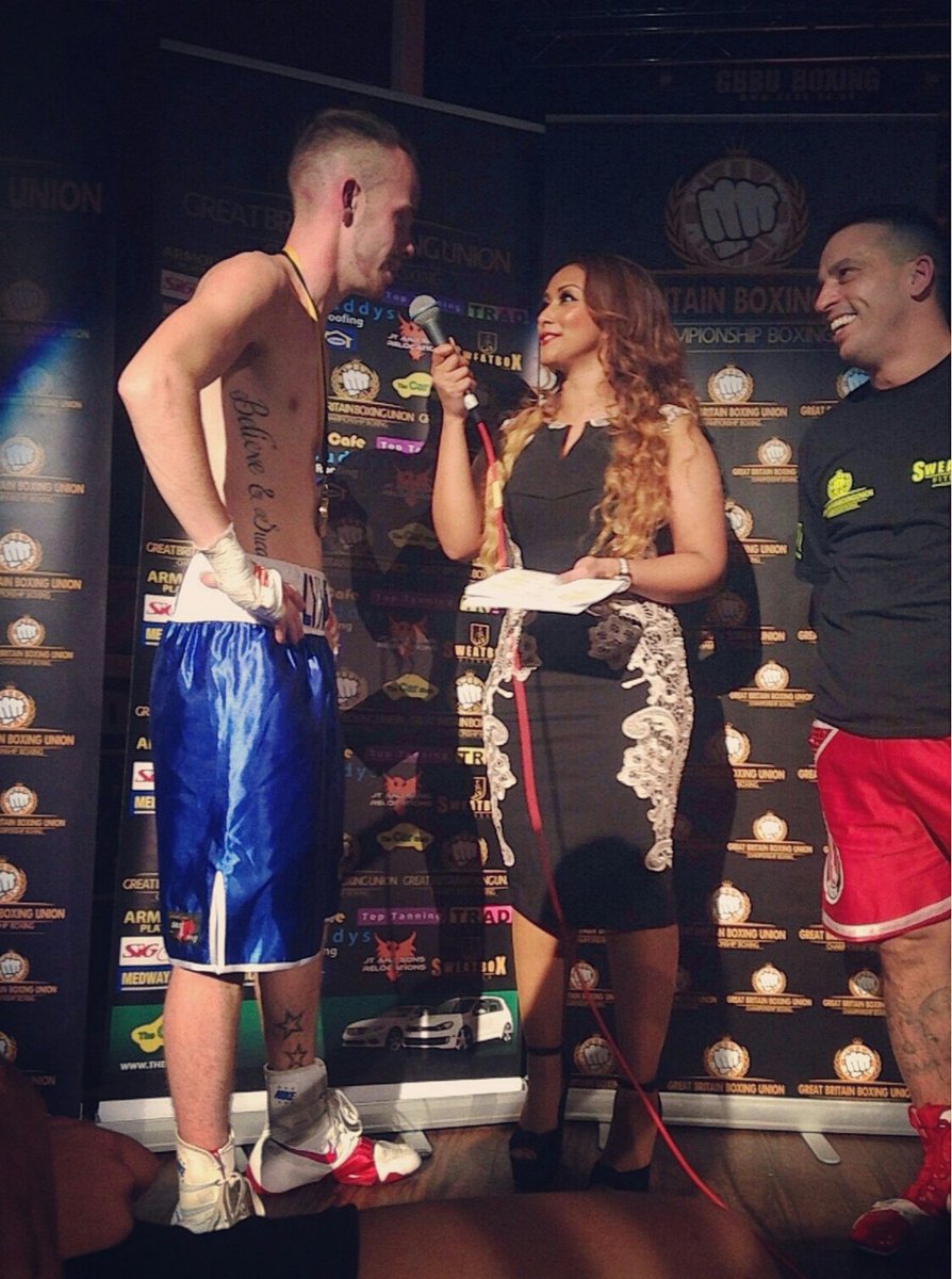 Irenechoudhury's tweet photo. #ringsideinterviews #ringsideinterviewer #boxinginterviewer #boxingshow #loveboxing #boxingheads #boxers #fitfam https://t.co/mA7xtrBAcs