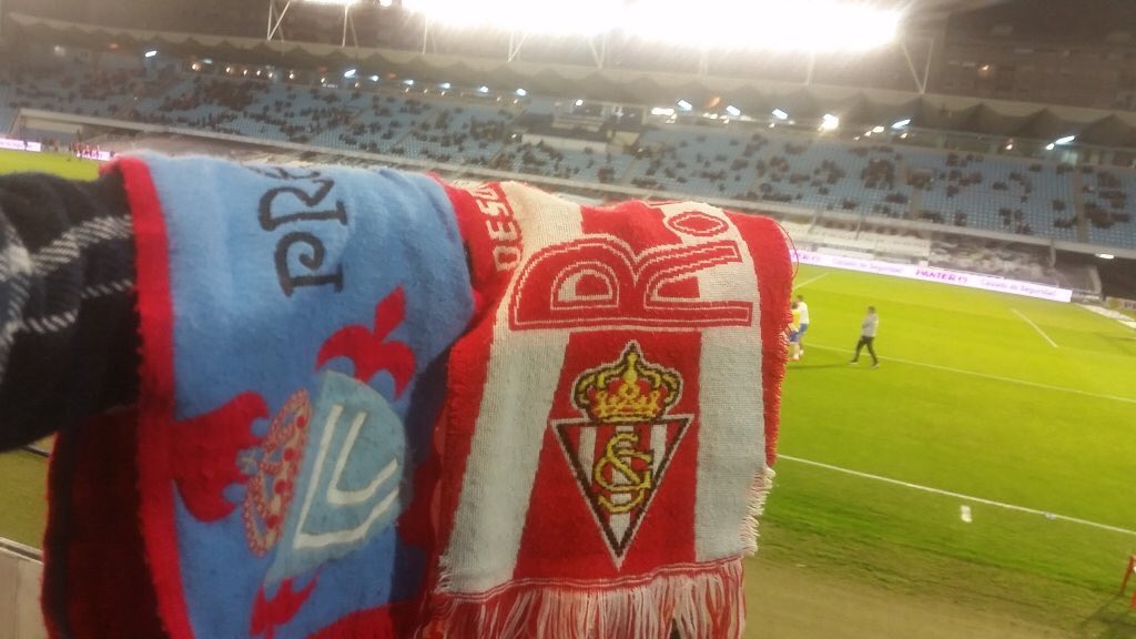 RealSporting's tweet photo. #CELvRSG La afición del Sporting, como siempre, ejemplo de deportividad también en Balaídos. #RSGenVigo https://t.co/gWceHiinzg