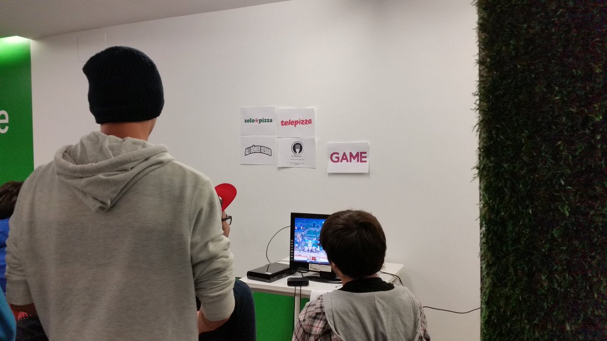 True_Kiro's tweet photo. Seguimos con este genial evento #MrCF3ST @VideojuegosGAME https://t.co/rtWLvdomS3