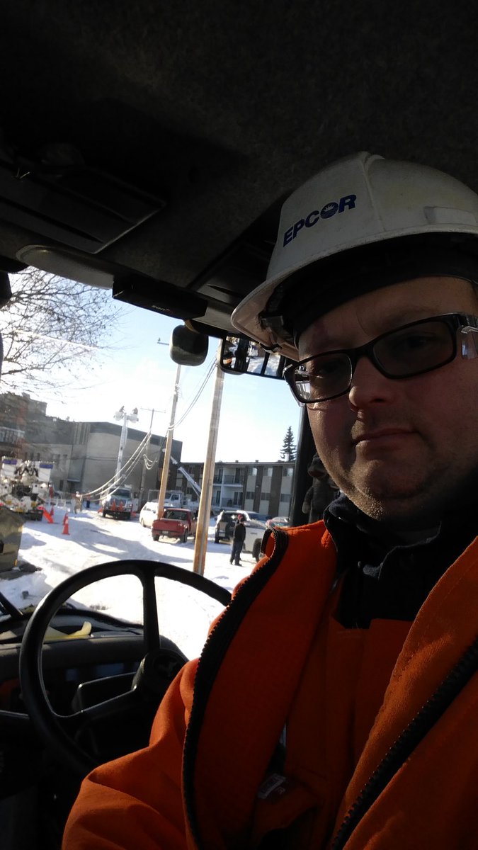 OilFreak's tweet photo. @1023nowradio Try this again lol. Working on the South Side keeping the power on. Enjoying Now Radio !!! #nowweekend https://t.co/SCtl6u3G81