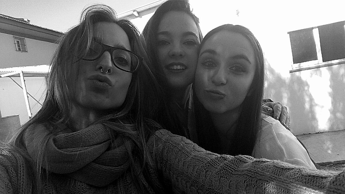 MariaGonzalezS's tweet photo. Buen día con mi @DeboraEspi https://t.co/DRdr0lV5Hf