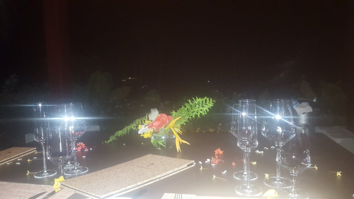 Last night <a href="/CapellaStLucia/">Capella Marigot Bay</a> boohoo and I'm dining alexandria gardens.....#beautiful #alfresco