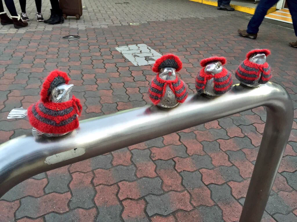 【クリスマス】江ノ島駅前のすずめさん【コーデ】