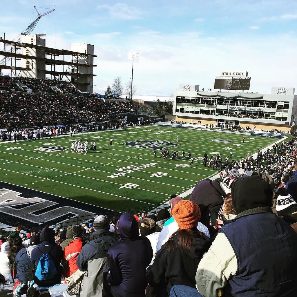 NowByu's tweet image. At byunow.com -- Go BYU! #byufootball #cold #reallycold #sheepamongwolves #byu